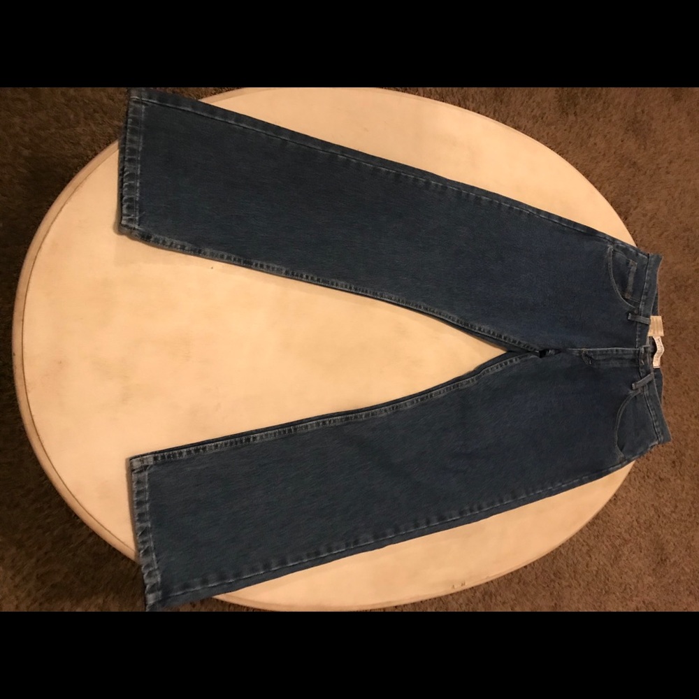 Wrangler men’s regular fit straight leg jeans!